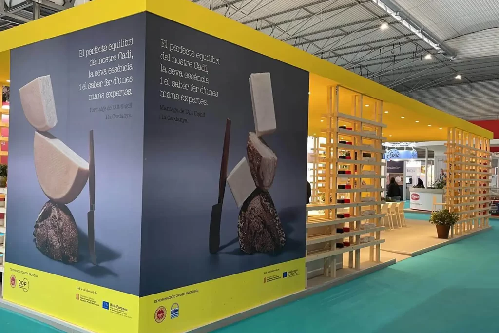 ¿Cómo el Diseño de Stands Personalizados Mejora tu Imagen de Marca? 1 ¿Cómo el Diseño de Stands Personalizados Mejora tu Imagen de Marca?